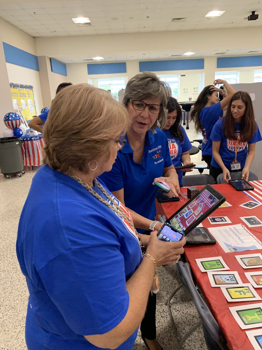 DeniseMustin's tweet photo. Love, Love, Love learning with technology! As always @BeckyZalesnik and @_annetteclark provided the best Tech for Tots training today! @CubbyBearReport @SheldonISDPD https://t.co/RCpgtEnwJy