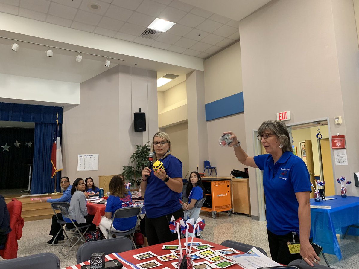 DeniseMustin's tweet photo. Love, Love, Love learning with technology! As always @BeckyZalesnik and @_annetteclark provided the best Tech for Tots training today! @CubbyBearReport @SheldonISDPD https://t.co/RCpgtEnwJy