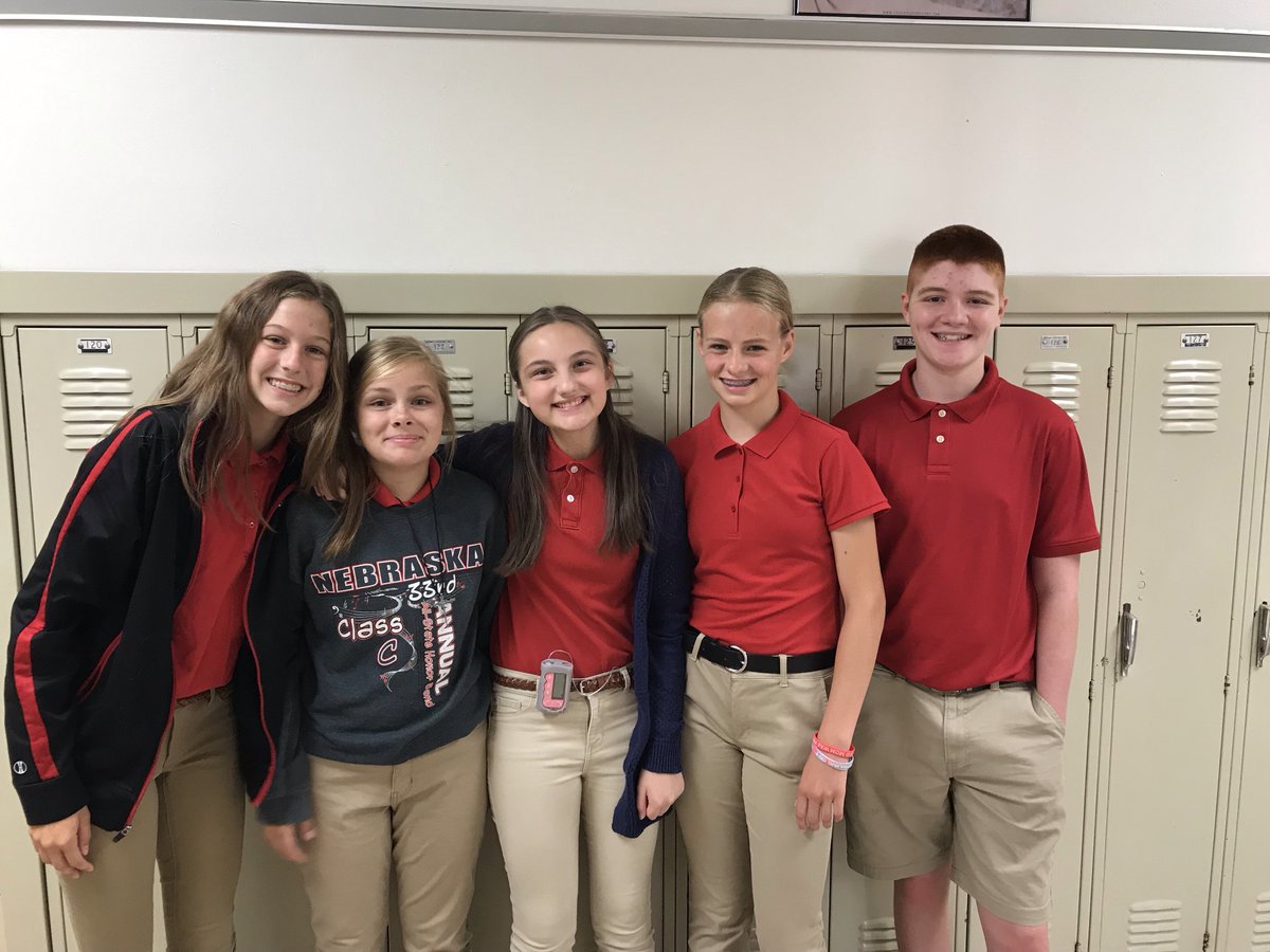 NorfolkCatholic's tweet photo. Back to School 2019! #ThisIsNC #smoreJesus #DiscoverTheLight! @SacredHeartNflk https://t.co/zPyWkYPT69