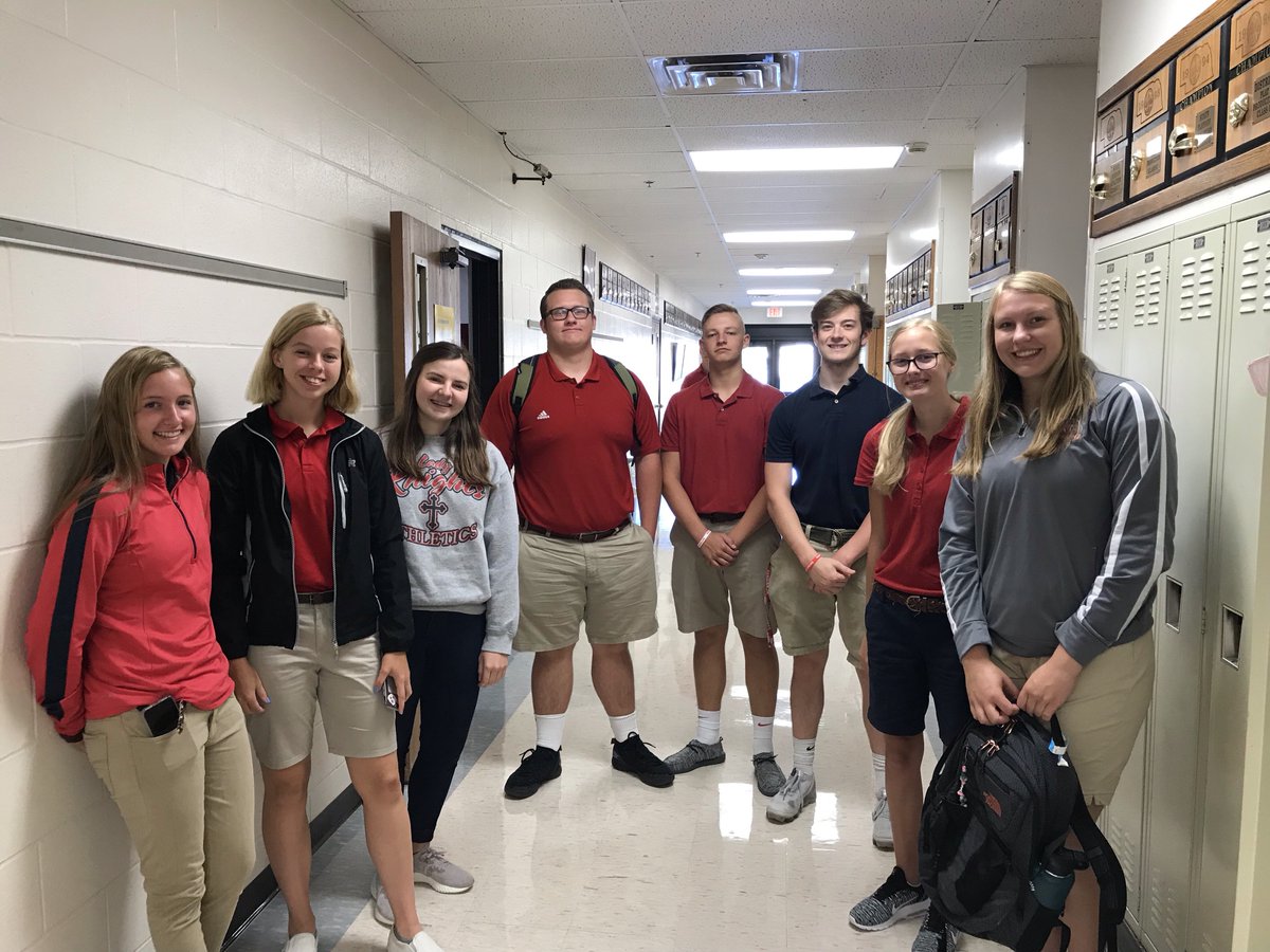 NorfolkCatholic's tweet photo. Back to School 2019! #ThisIsNC #smoreJesus #DiscoverTheLight! @SacredHeartNflk https://t.co/zPyWkYPT69