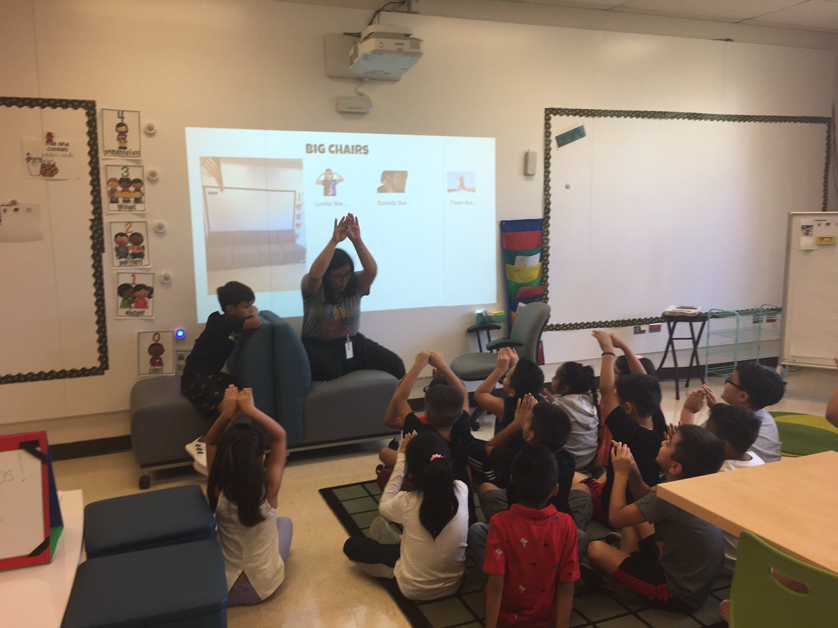 2nd grade Dual Language students exploring their new classroom tools during their English time. #d45learn4life @adventuresink45