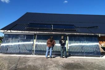 sunmaxxsolar's tweet photo. Installation project at Singer Farm in Appleton, NY #renewables #renewableenergy #sunmaxxsolar https://t.co/r5N77LRHnr