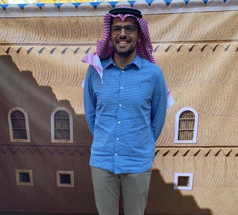 FulbrightMENA's tweet photo. George participated in Saudi cultural day at his university to learn more about Saudi culture. “@FulbrightPrgrm has a way of bringing cultures together, even neighboring ones.” Read more in his #FulbrightLife: https://t.co/75E9gZXs5Q https://t.co/YuFJkJ73v1