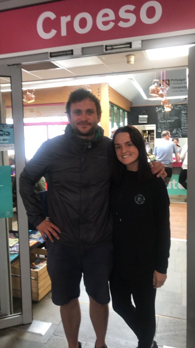 naomilrosser's tweet photo. Diolch am alw yn y Caffi’r Atom @alexdharries 😌 @S4C @unboremercher #fangirl #actor https://t.co/bfoTIHwRkM