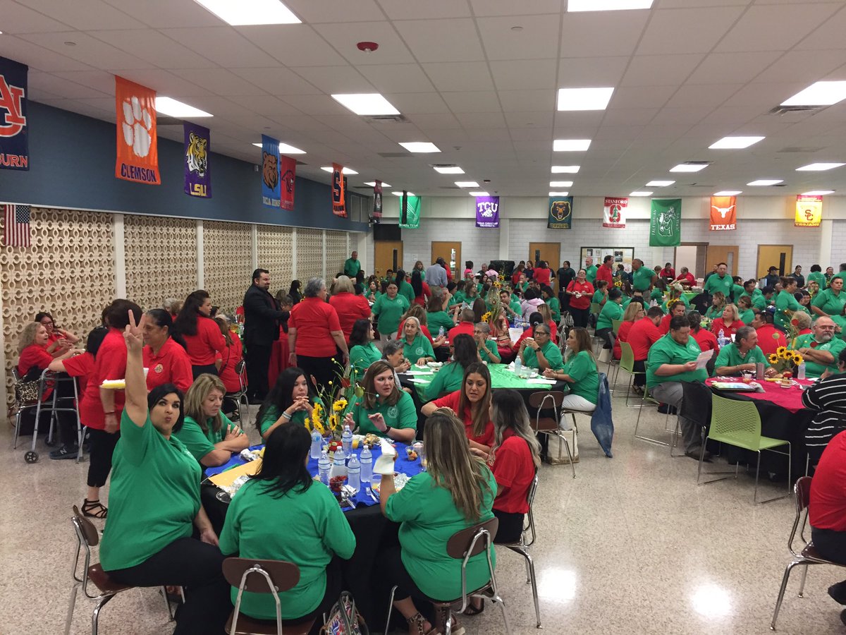 BrooksCo_ISD's tweet photo. Rural Schools Innovation Zone Convocation Program https://t.co/DpAPUzK1jp