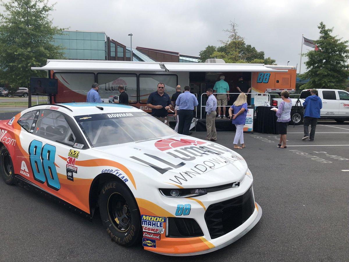 llumarfilms's tweet image. The LLumar Mobile Experience is making a stop at @EastmanChemCo headquarters in Kingsport, TN. 

Employees will have the chance to see @AlexBowman88’s No. 88 LLumar Chevrolet Camaro ZL1 in person and test their driving skills in our #NASCAR simulator. #LLumar88