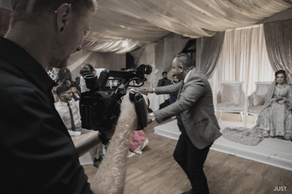 EthanRMedia's tweet photo. We film and edit weddings ! Had such a good time filming for a lovely couple last Saturday in Blackburn 
@wearejustmedia

#camera #cameraoperator #video #provideo #canon #sony #Sennheiser #WEDDINGPHOTOGRAPHY  #weddings #cameraman #DP #LiveVideo https://t.co/aekAgrTci6