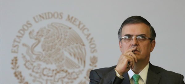 Autoridades mexicanas irán a El Paso para definir acciones por tiroteo http://ow.ly/BdAk30plPda