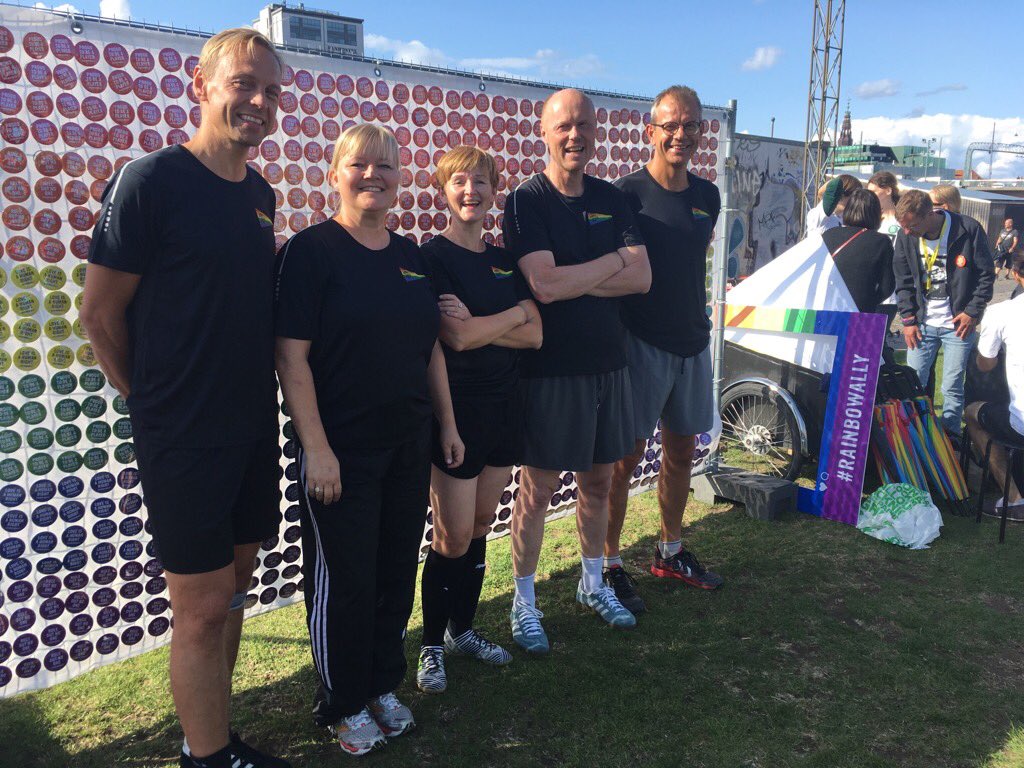 DIF og DGI giver homofobi sparket sammen. Et stærkt hold klar til kamp med og mod <a href="/DBUfodbold/">DBU - En Del Af Noget Større</a>, <a href="/Spillerforening/">Spillerforeningen</a>, <a href="/DGI_dk/">DGI - Vi elsker idræt</a>, <a href="/MogensJensenS/">Mogens Jensen</a>, <a href="/amnestydk/">Amnesty International Danmark</a>, @menneskeret og <a href="/PanIdraet/">Pan Idræt</a> #youareincluded #cphpride #rainbowally