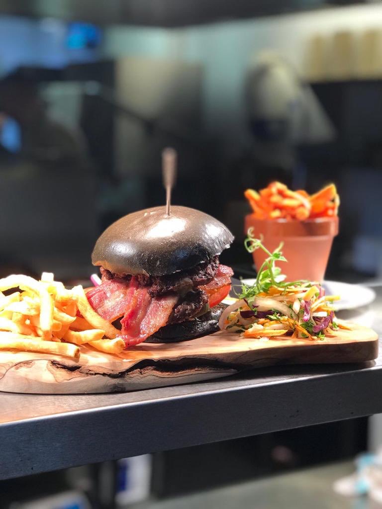 TheSwanInnSK9's tweet photo. Our midweek special is any main menu burger and choice of drink for only ยฃ10.00 served from 5pm. This weather has us all craving carbs! ๐ ๐ ๐ป #anthologywilmslow #midweektreat #beerandburger #burgerandchips #teaforatenner #pubfood #pubgrub #cheshirepub #wilmslow https://t.co/TsMznA4Q9A