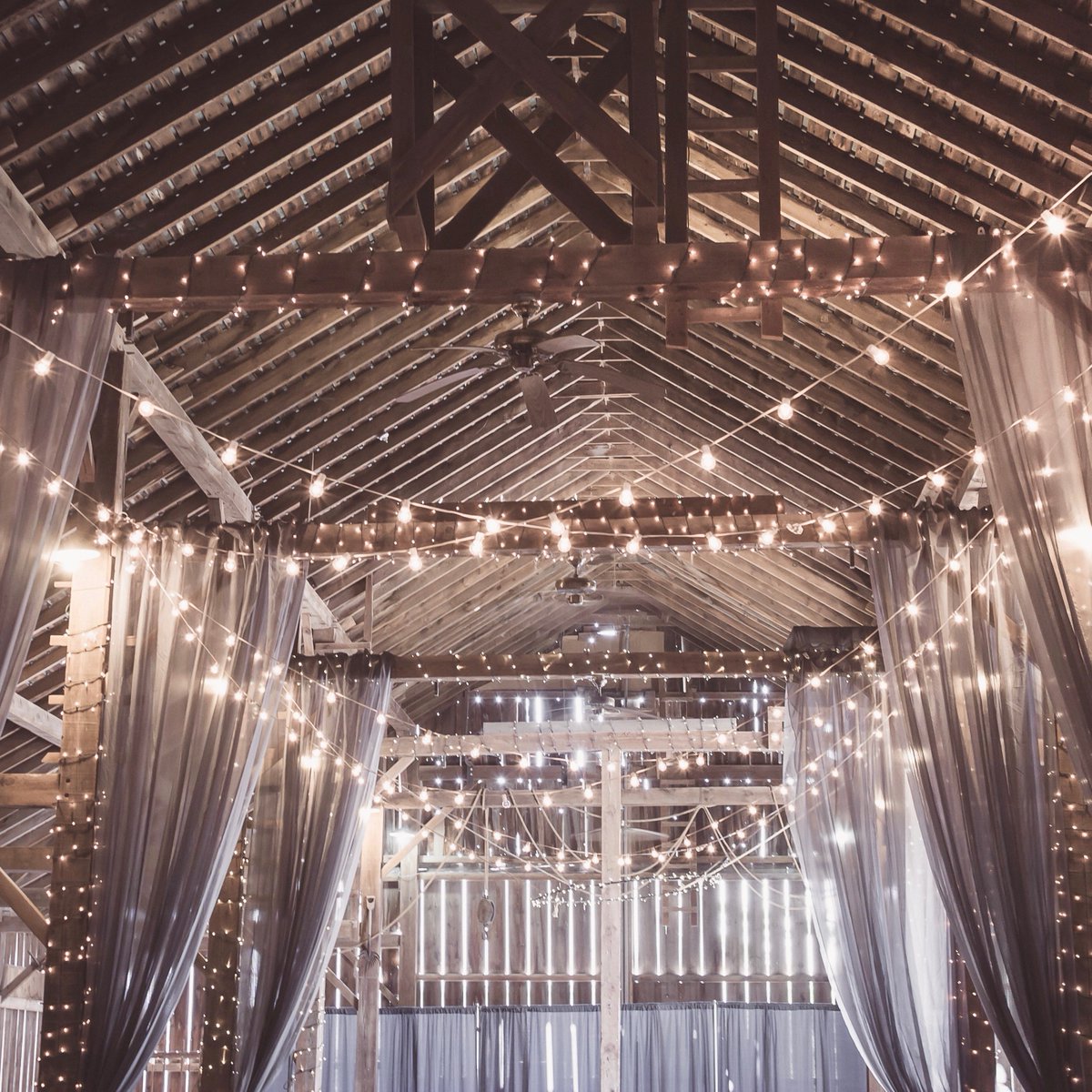 SeeYubaSutter's tweet photo. Brides! This oneโs for you. ๐ From whimsical gardens to rustic ranches - the #YubaSutterRegion has an abundant choice of venues and local businesses to make your dream #wedding a reality.โจ Start planning your big day now at https://t.co/DUPOSeKxHf https://t.co/J4cyqEQTDn