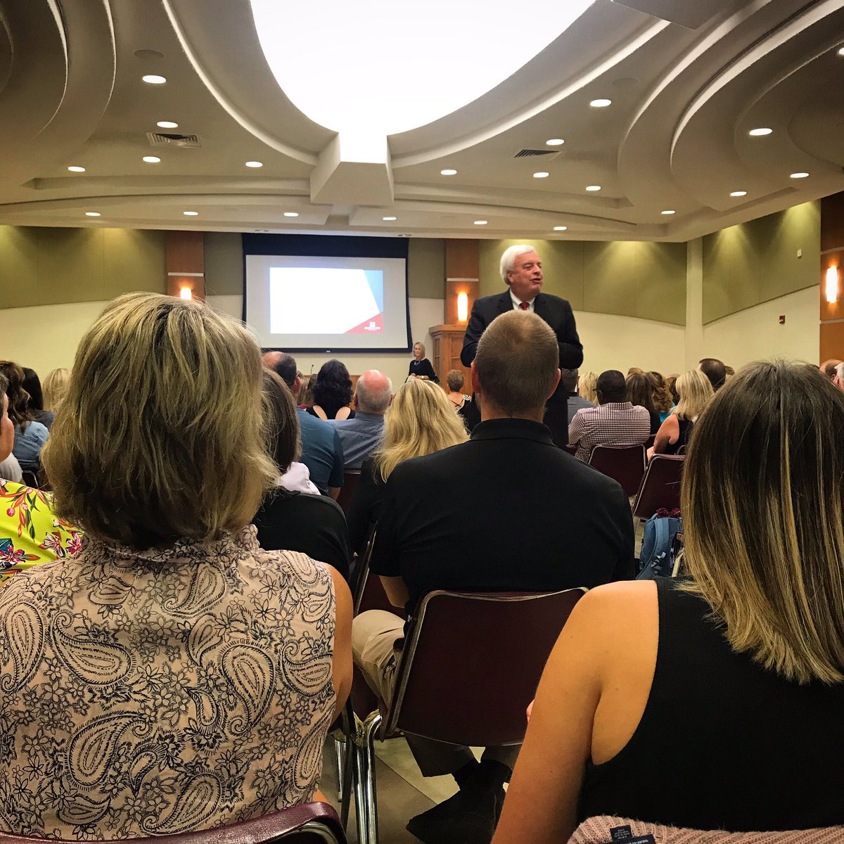 MsideEngagement's tweet photo. @MorningsideEdu Opening Session kicked off by @MsidePresident — so many great things happening at #MorningsideCollege https://t.co/MyjCIVRlZz