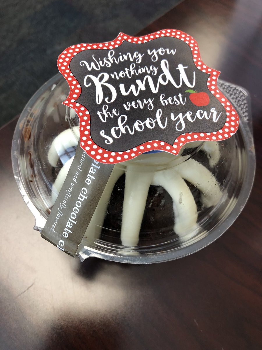 dyslexiaYES's tweet photo. Shout out to our PTO for spoiling us!! #bestatYES #bestPTOever #DISDFirstDay https://t.co/xVrVxVEA7Y