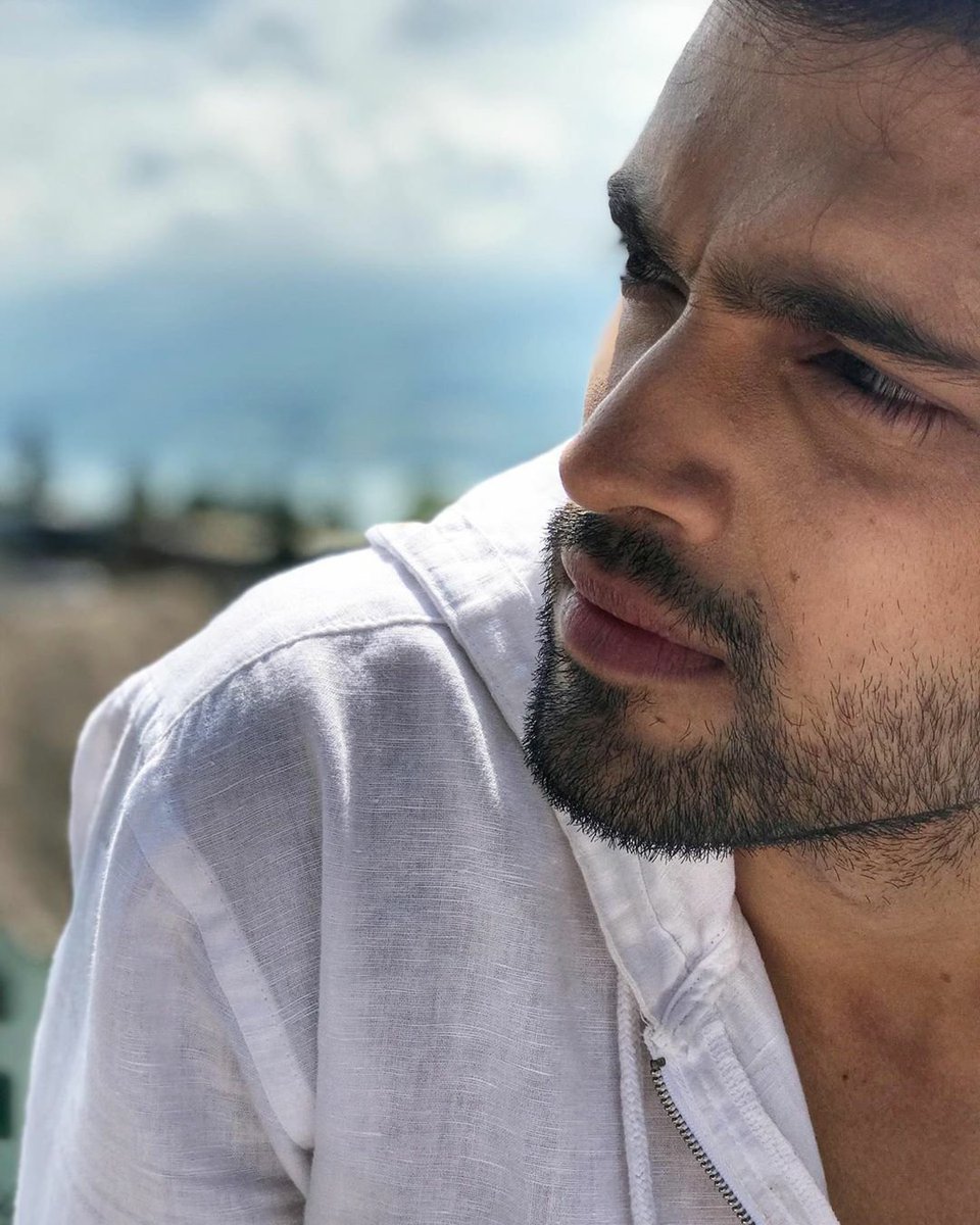 LaghateParthOfc's tweet photo. In the age of beauty apps and filters .. Original beauty still stands out ! 😊
#nofilter
~ @LaghateParth on Instagram ❤
#ParthSamthaan #AnuragBasu #KasautiiZindagiiKay https://t.co/S0wnLOwvsv