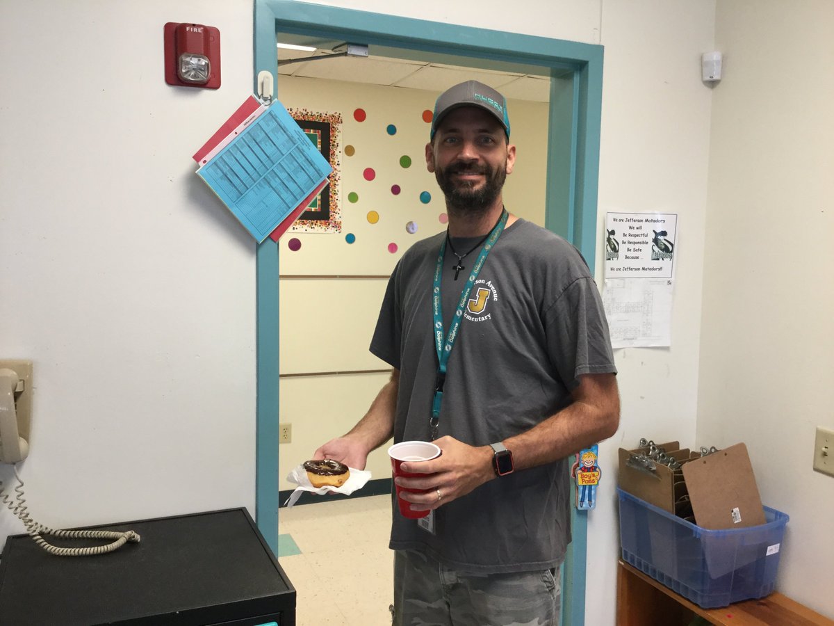 JeffersonAveES's tweet photo. Thank you Emily White-Garcia for bringing the staff @JeffersonAveES donuts, juice and milk for our morning snack. We appreciate you and your thoughtfulness.
#MatadorFamily #WorkDay2019 #ALittleSugarPickMeUpNeverHurts https://t.co/ifl0VG4adY