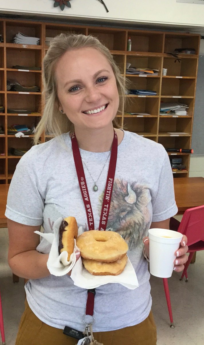 JeffersonAveES's tweet photo. Thank you Emily White-Garcia for bringing the staff @JeffersonAveES donuts, juice and milk for our morning snack. We appreciate you and your thoughtfulness.
#MatadorFamily #WorkDay2019 #ALittleSugarPickMeUpNeverHurts https://t.co/ifl0VG4adY