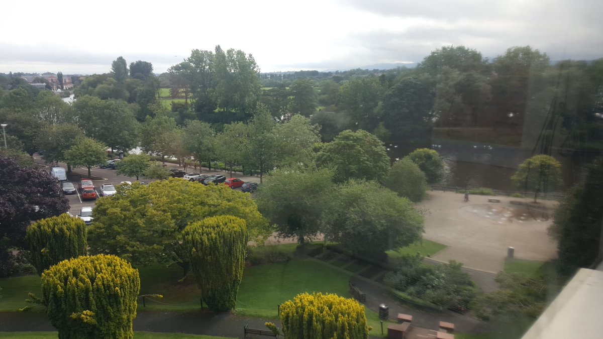 Millbrook4U's tweet photo. 📚📚📚 Looking forward to spending more time in lovely #Worcester as I take on the delivery of additional #Apprenticeship and #Degree lecturing for the next academic year 😊 @HOW_College
#classroomwithaview #HowieHero #Howcollege #teaching #learning https://t.co/gPAzliLYz5