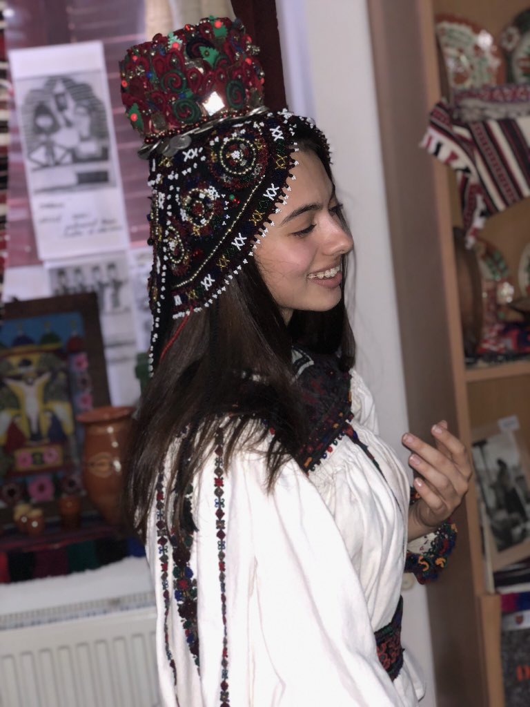 Laura Bretan tweet media