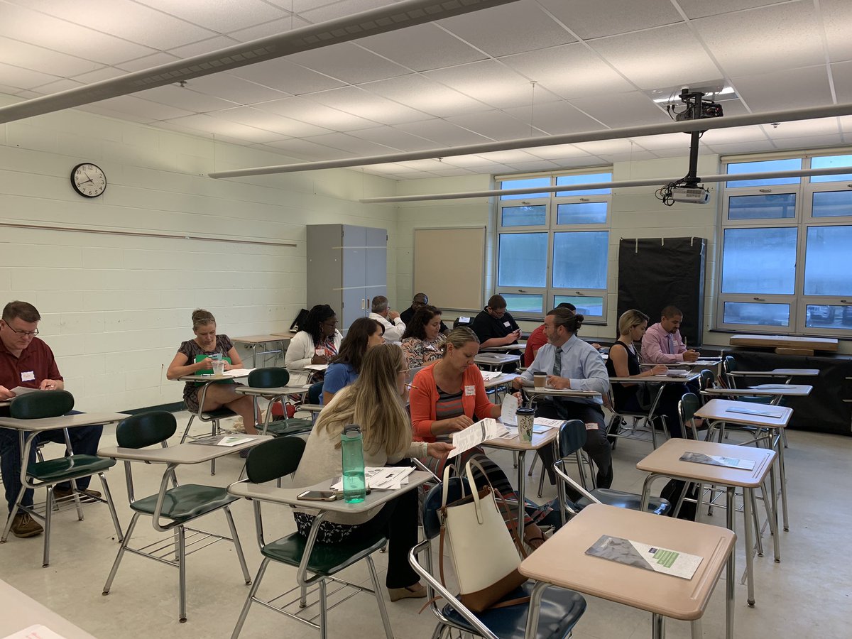 JennaCohen1126's tweet photo. A glimpse into the #collaborative and #engaged #NJed super leaders today during @CenterPointEd #earlyEd #formativedata session @southjerseydata conference #sjdlp19 #datachats #data #professionaldevelopment #NewJersey https://t.co/tv6Vk3k5Dd