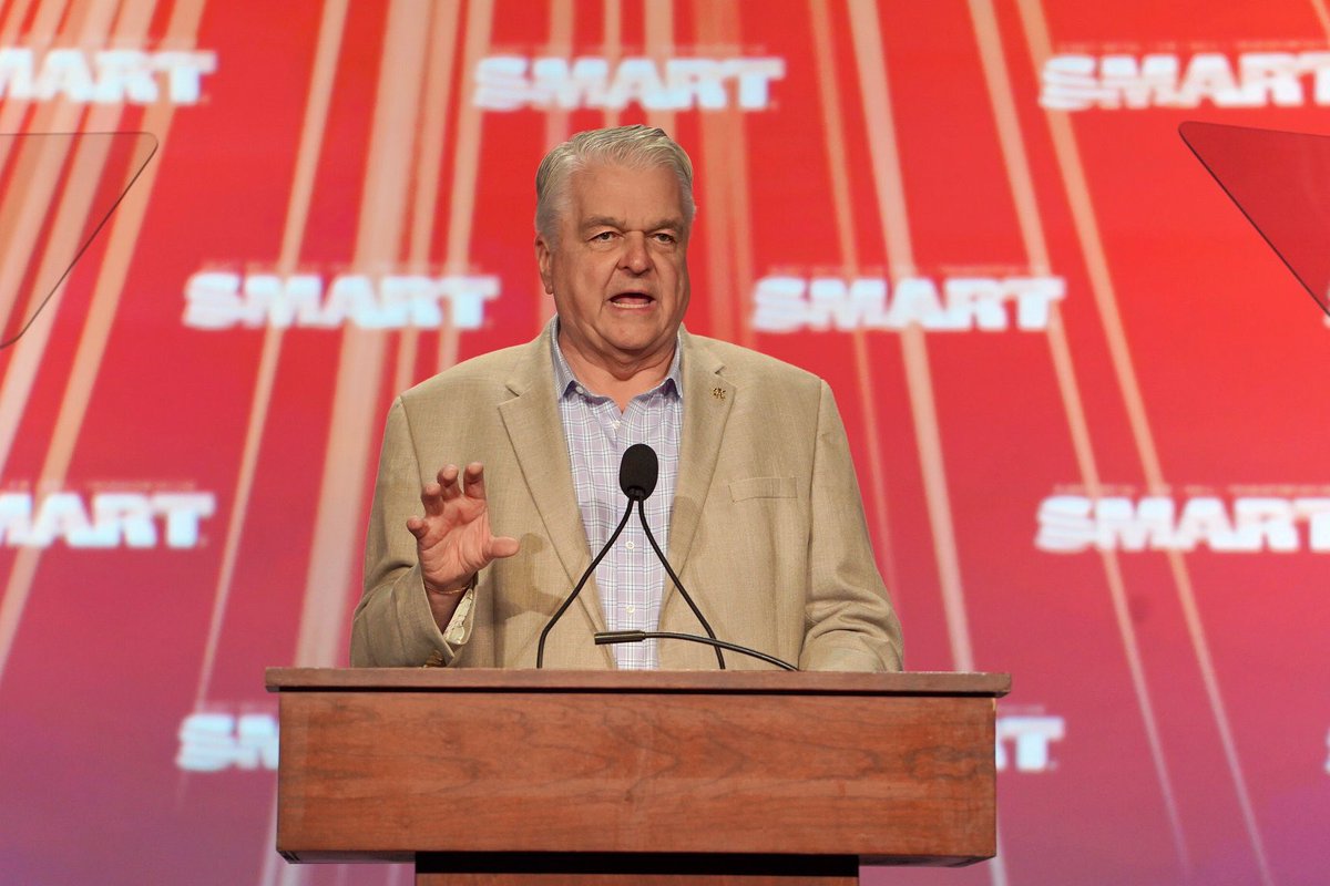 BLET766's tweet photo. “Nevada is a union state. Built by the hard-working men and women of organized labor. As governor, I am proud to strengthen Nevada's union legacy by pushing for policies that are good for workers and good for their families…" 

- Nevada Governor @SteveSisolak #SMART2019 @AFLCIO https://t.co/K7xyoITqly
