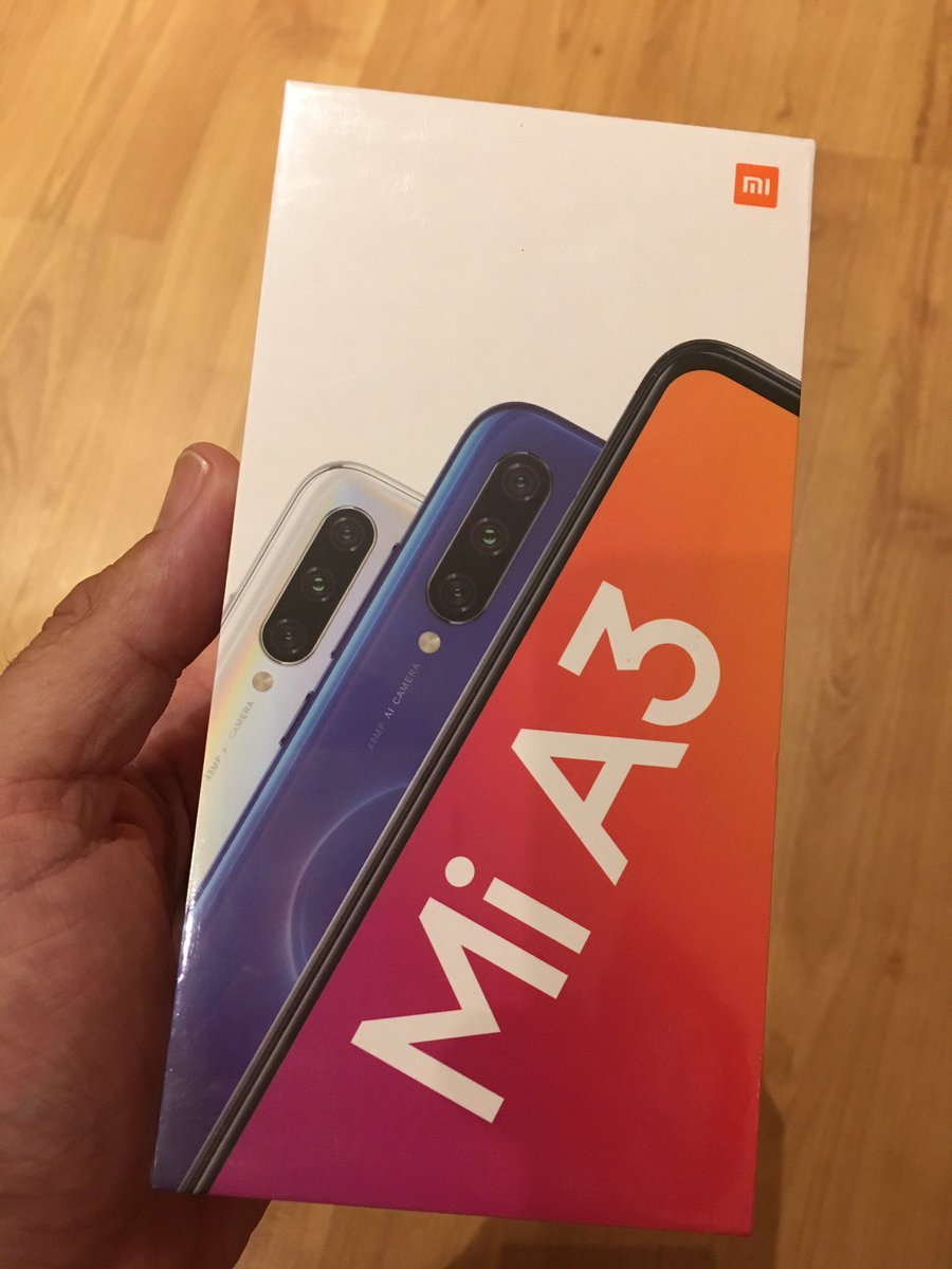 Fedicat's tweet photo. Auf Wiedersehen @Apple M’acaba d’arribar el @XiaomiEspana Mi A3
La penúltima actualització de l’#iPhone va fer que la bateria durés menys, a la última durava 1/2 dia i el telèfon bullia; volieu forçar que el canviés? Ho he fet! #ByeByeApple https://t.co/S51PP0qMTP