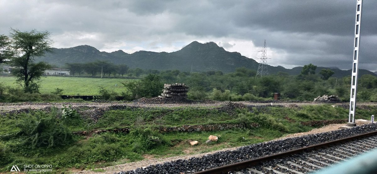 IoriWasim's tweet photo. From oppo k1 camera inside train 
@oppo @OPPOCareIN @oppomobileindia https://t.co/Lisdmy8nvv
