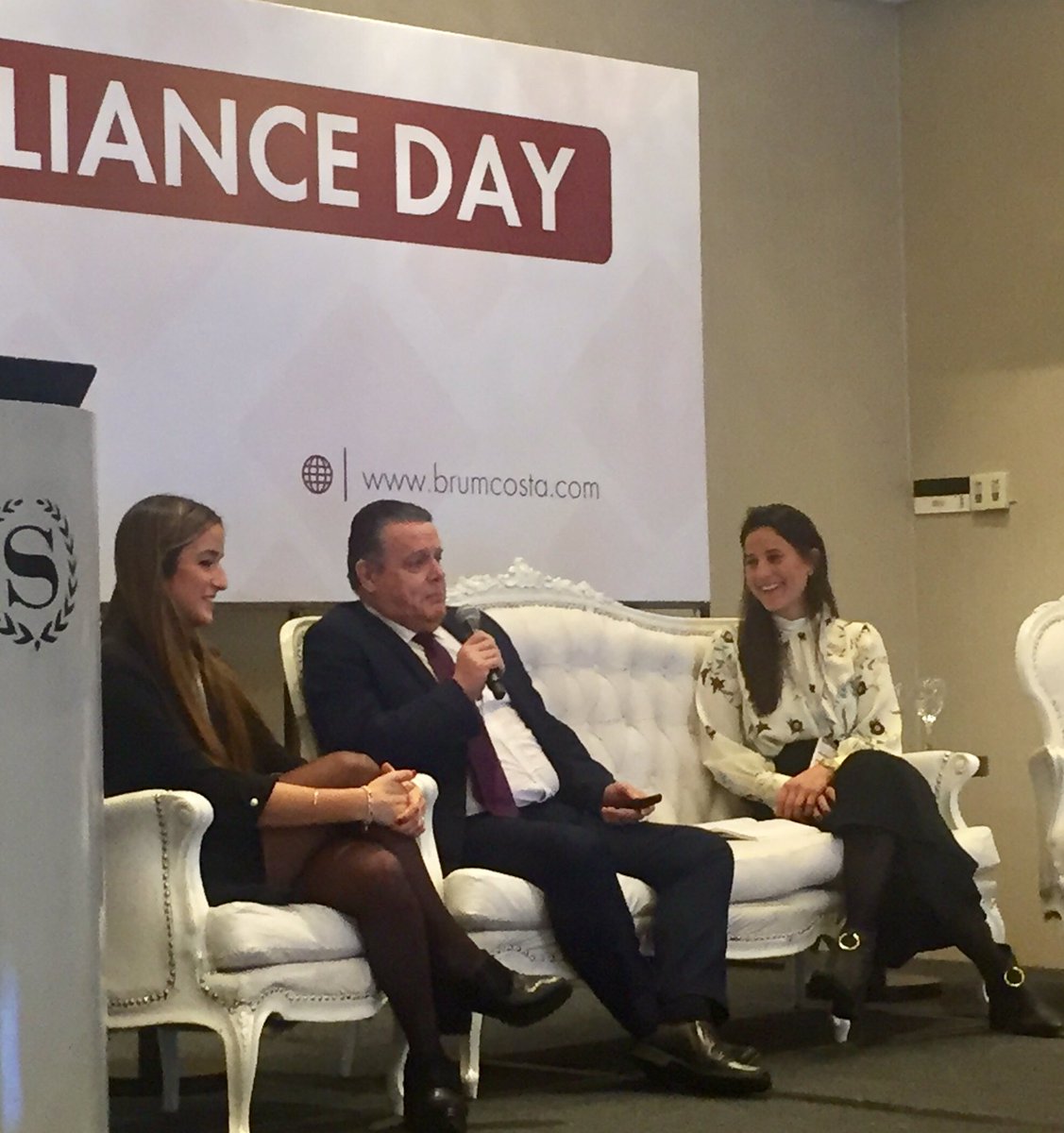chofitamil's tweet photo. Debida Diligencia en el sector inmobiliario con el Cr. Danubio Cruz de Senaclaft y la Esc. Magdalena Caorsi #prevlaft #senaclaft #inmobiliarias @BrumCostaAbgs #ComplianceDay https://t.co/frqsst0PMH