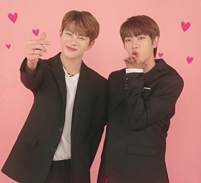 dyeniness's tweet photo. I NEED BOMBEOM AND BEOMCHAN SHIPPER MUTUALS 😭
#GoldenChild #Golden_Child #Goldenness #BomBeom #BeomChan #SamSamOO https://t.co/v9Q8IZpUnn
