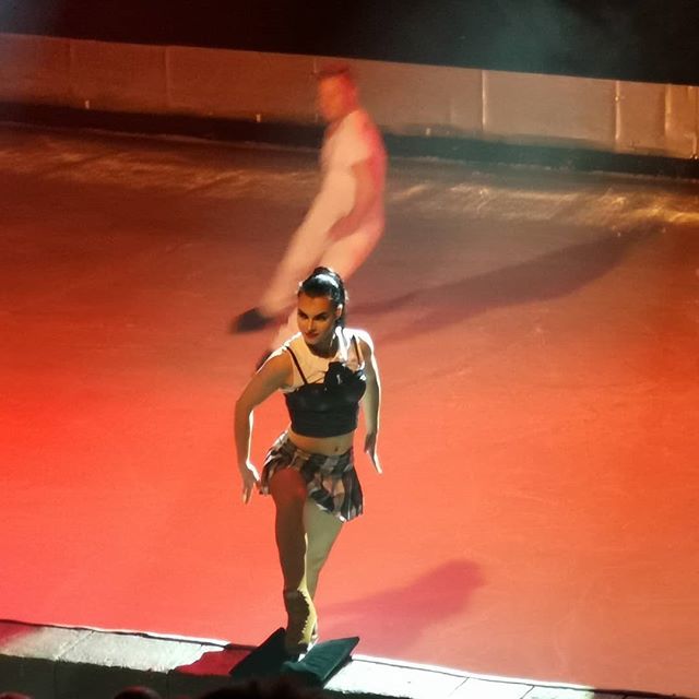 SunnyCologne86's tweet photo. Mal etwas Showabwechslung 🙈
#inphluencer #phantasialand #brühl #freizeitpark #amusmentpark #show #icecollege2019 #icecollege https://t.co/jSoOflfl5E https://t.co/lxni0xWbN9