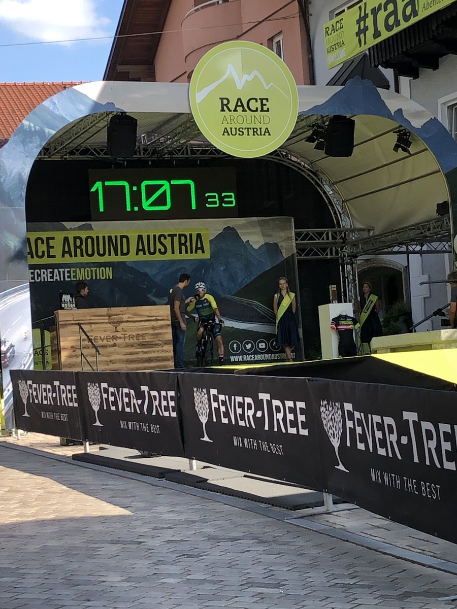j_haudum's tweet photo. They’re off. Fingers crossed. #RAA2019 #Challenge #cycling #ride #fuel #auffiowi #sportrix #bikedoc #ManiGeyer #nutrition #endurance #sportnutrix https://t.co/2XiFdPCG7p