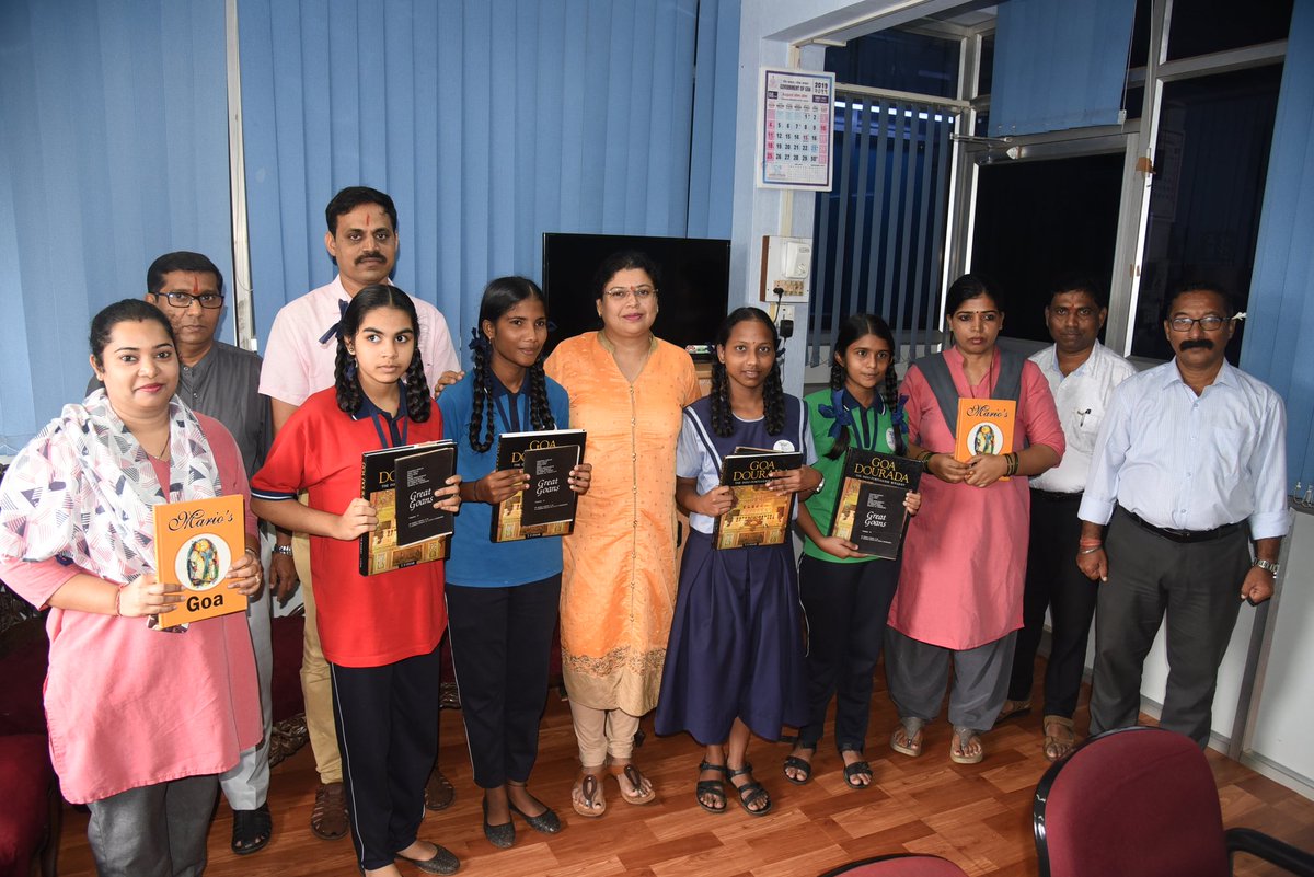 PrakashWKamatPK's tweet photo. The Children of Sanjay School for Spl children, Porvorim Goa visited Goa Department of Information& Publicity Panaji on August 14 to celebrate the festival of Raksha Bandhan with Director Meghana Shetgaonkar,Officers&officials.@kunalone #goadisabilitysector #enablingthedisabled https://t.co/PmZYC7egs3