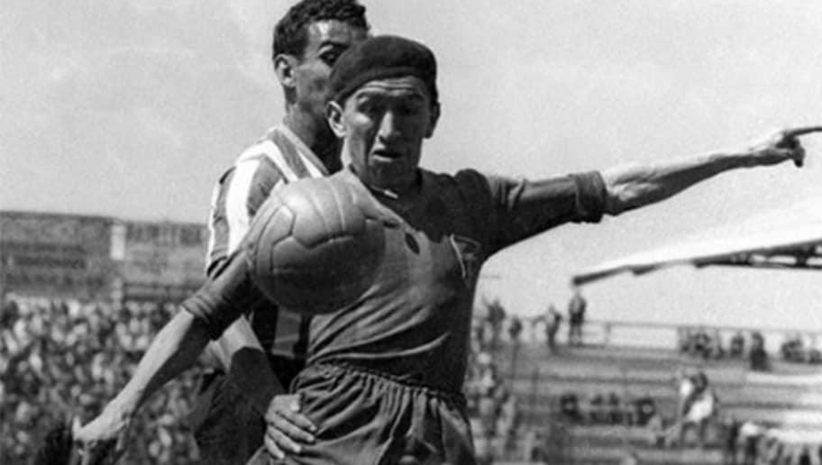 Archivo Futbolero on Twitter: "Juan "trompo" Carreño nació un día como hoy en 1909 (falleció muy joven en 1940). Fue un futbolista mexicano que jugaba en la posición de delantero. Jugó para