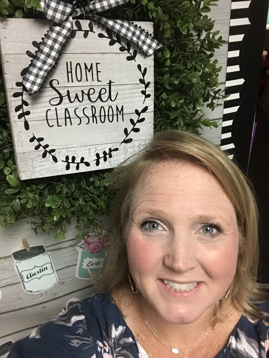pinkssymank's tweet photo. Happy First Day of 4th grade!!! #teampink #cisdourstory #4Clearners https://t.co/yETl3tsnQK