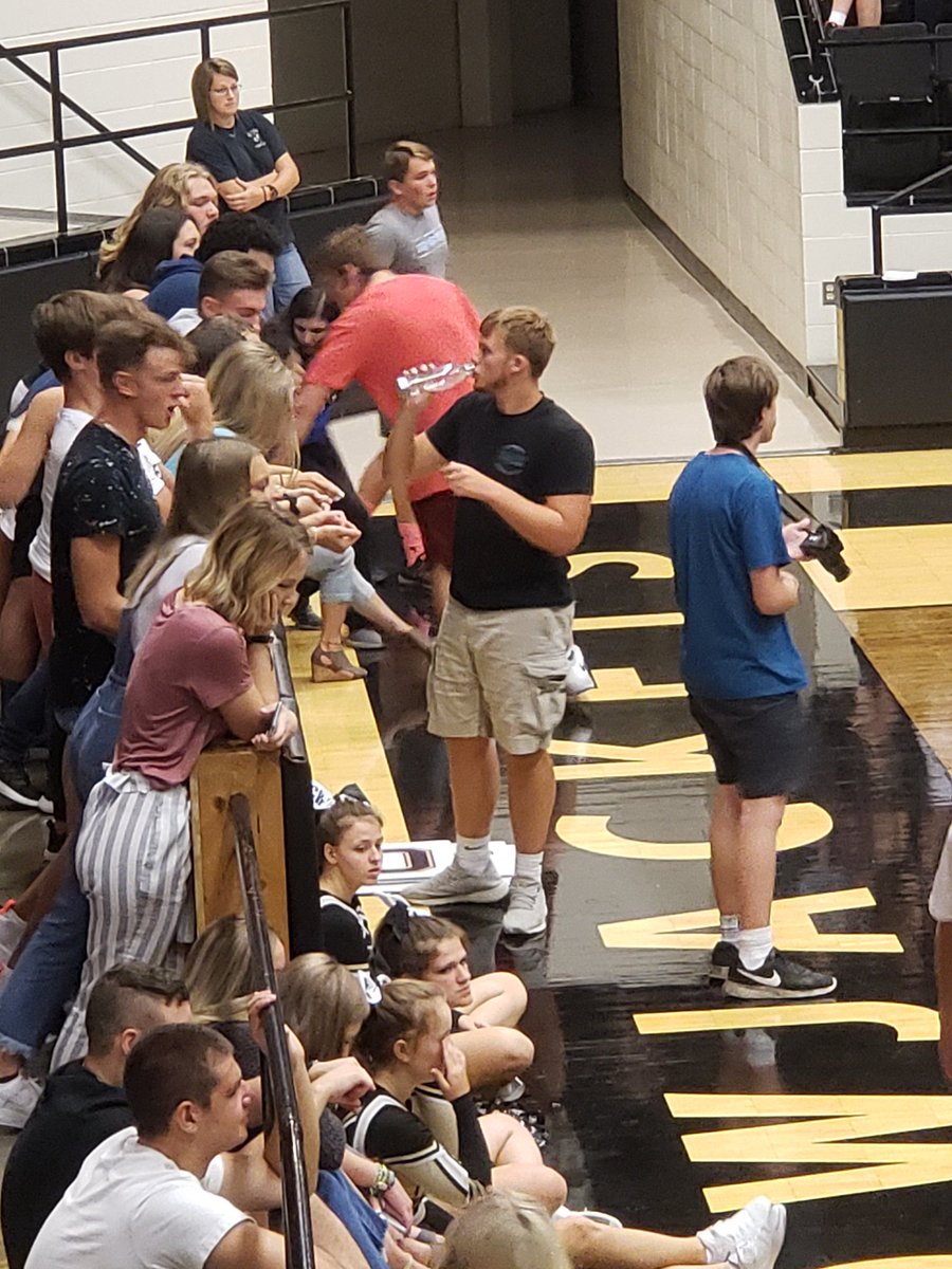 ltccfbla's tweet photo. Our Jackets make the best High School in America!!#LR3FIRSTDAY @LebanonR3 @LebanonTech @KevinGLowery https://t.co/lq4XPo5joO