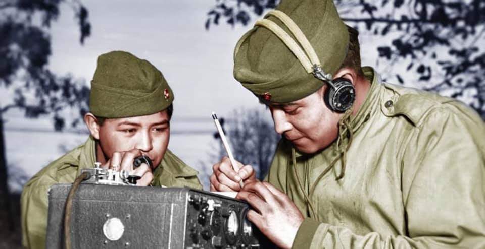 holy_diverVII's tweet photo. The Language they were forbidden to speak is the same language that saved this country. thank you, thank you. im proud ov our Navajo Code Talkers n what they did 💐🏵
#NavajoCodeTalkerDay #Ahehe #Dine https://t.co/8D6yFKItN9
