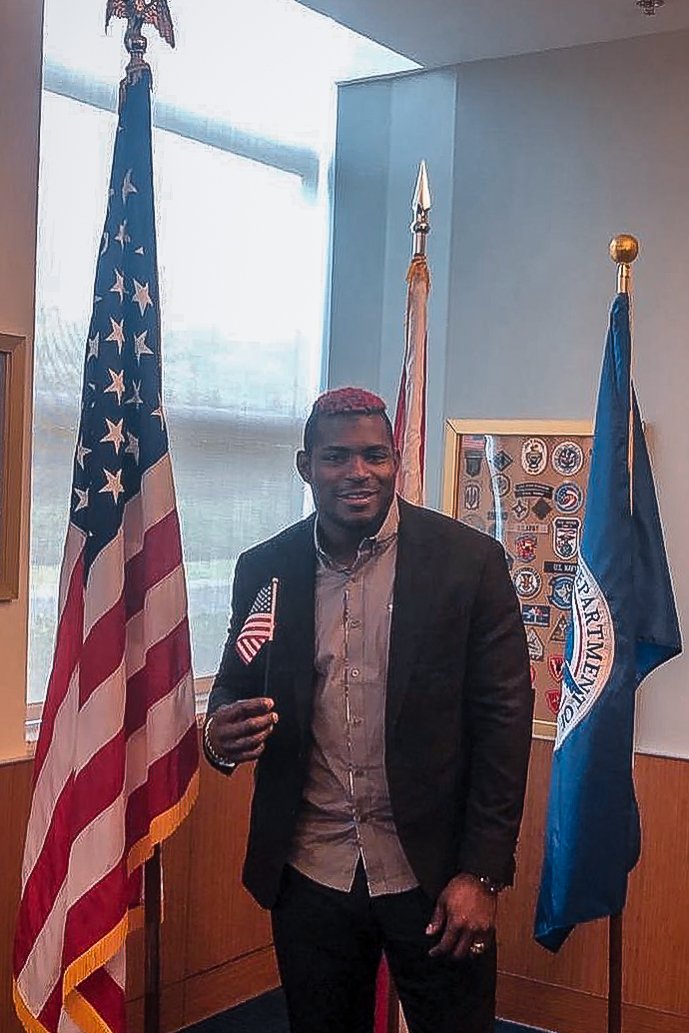 CleGuardians's tweet photo. Puig our citizen.

Congratulations to @YasielPuig becoming a United States citizen! 🇺🇸 https://t.co/xAyWgm57tH