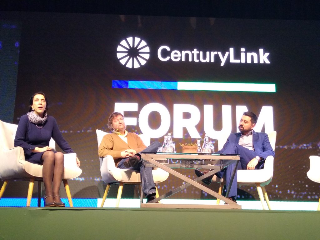 RodrigoLobos's tweet photo. .@CenturyLink @CTL_LATAM #CenturyLinkForum2019 Tecnologías innovadoras que desafían lo físico y lo digitalcon @jpiquer @uchile; @TadashiTakaoka @Corfo; @IDCComunidadTIC @IDC
Inteligencia analítica #BigData #HSilva @Ciena https://t.co/kcSYEuJdZd