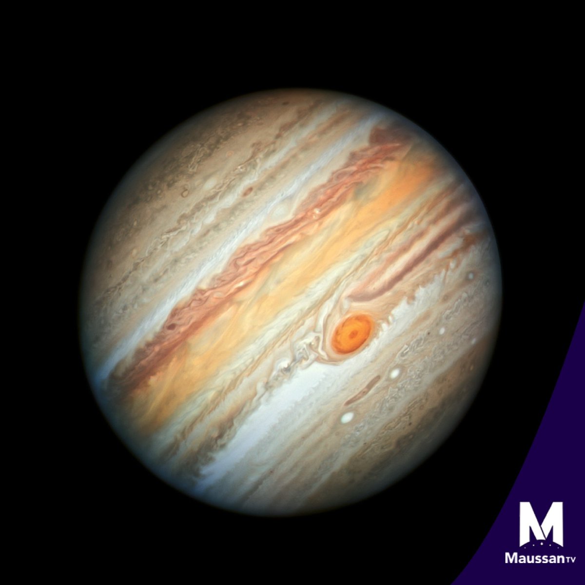 El Telescopio Hubble tomó nuevas fotografías de Júpiter, en esta imagen se puede observar la enorme tormenta y su gran colorido. 
Se estima que esta tormenta anticiclónica es aproximadamente del diámetro de la Tierra. 
#MaussanTV #Júpiter