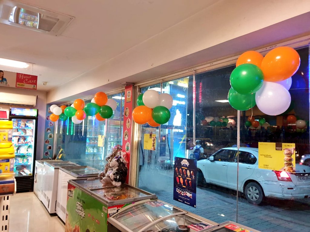 shaifalisinghc's tweet photo. #IndependenceDay2019 fervour at #BPCL #InandOutstore at M/s Navyug Service Station, GK- I, #Delhi
@BPCLimited
@BPCLRetail
@BPCRetailDelhi https://t.co/uhY4Gqxgfc