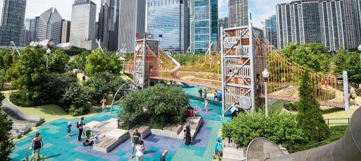 AstoriaTower's tweet photo. Enjoy your last days of summer at Maggie Daley Park! 🌲This family-friendly park is located in the center of downtown Chicago and sports a gorgeous view of Lake Michigan. 🌞 https://t.co/KMm5mwRz7J