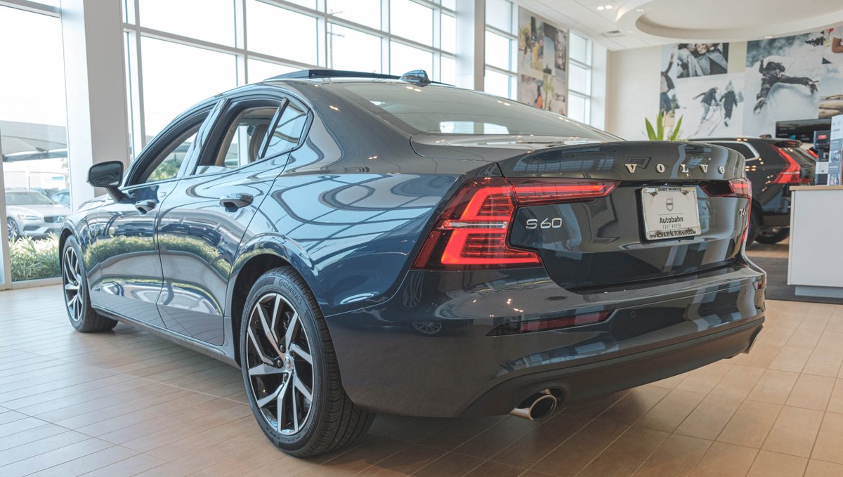 The large 9" Sensus Touchscreen is the command center of this 2019 Volvo S60 T6 AWD in Denim Blue Metallic. Welcome to an uncluttered and inspiring space that puts the focus on you. #AutobahnVolvo #AutobahnFW #Volvo #S60 ow.ly/Veu250vr3UN