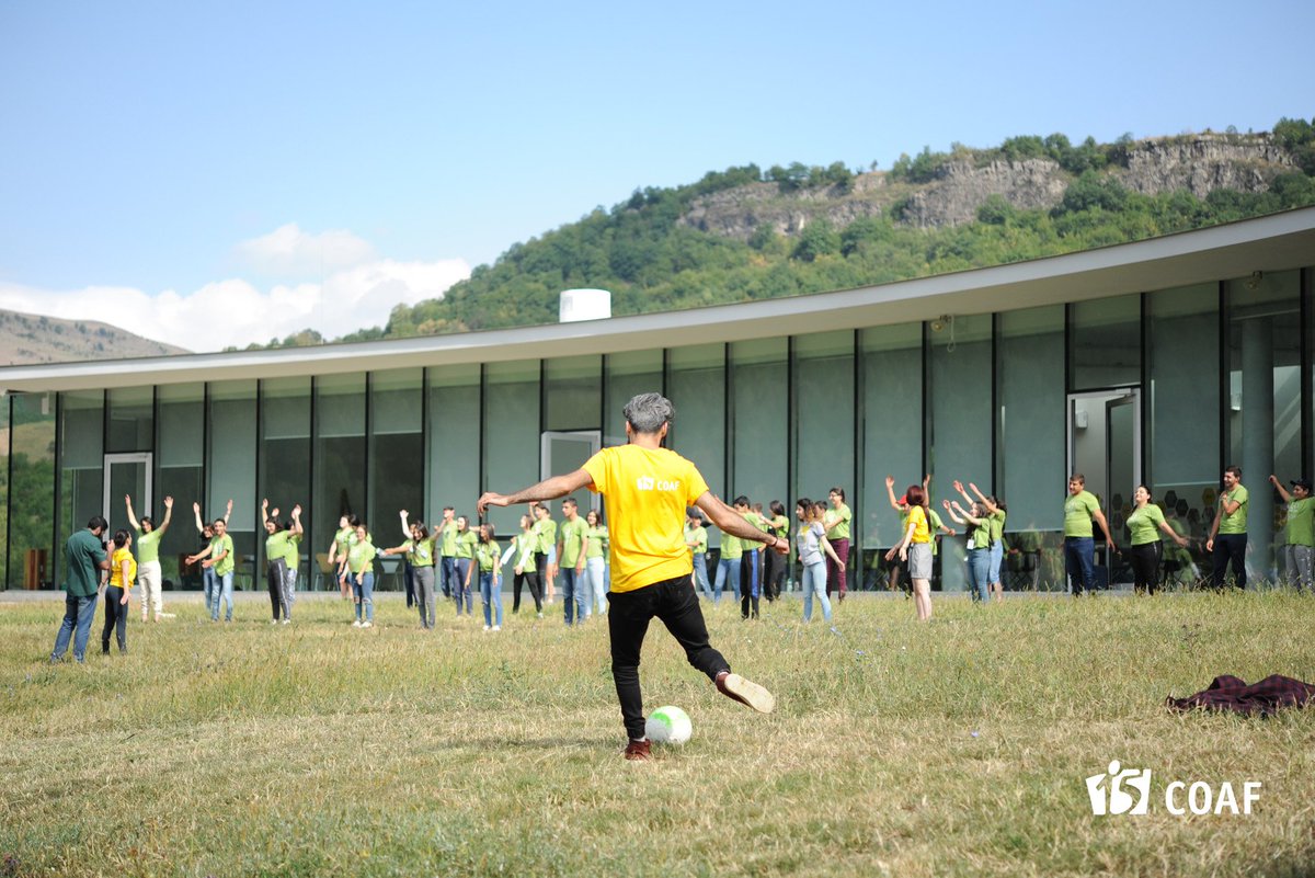 coafkids's tweet image. #40SMARTpeople Camp – Day 2
The second day of the #camp was bright and filled with positivity. The participants #exercised, #danced, #painted, and engaged in some 90’s yard games. Later on, the teams #worked effectively on their assigned #projects.