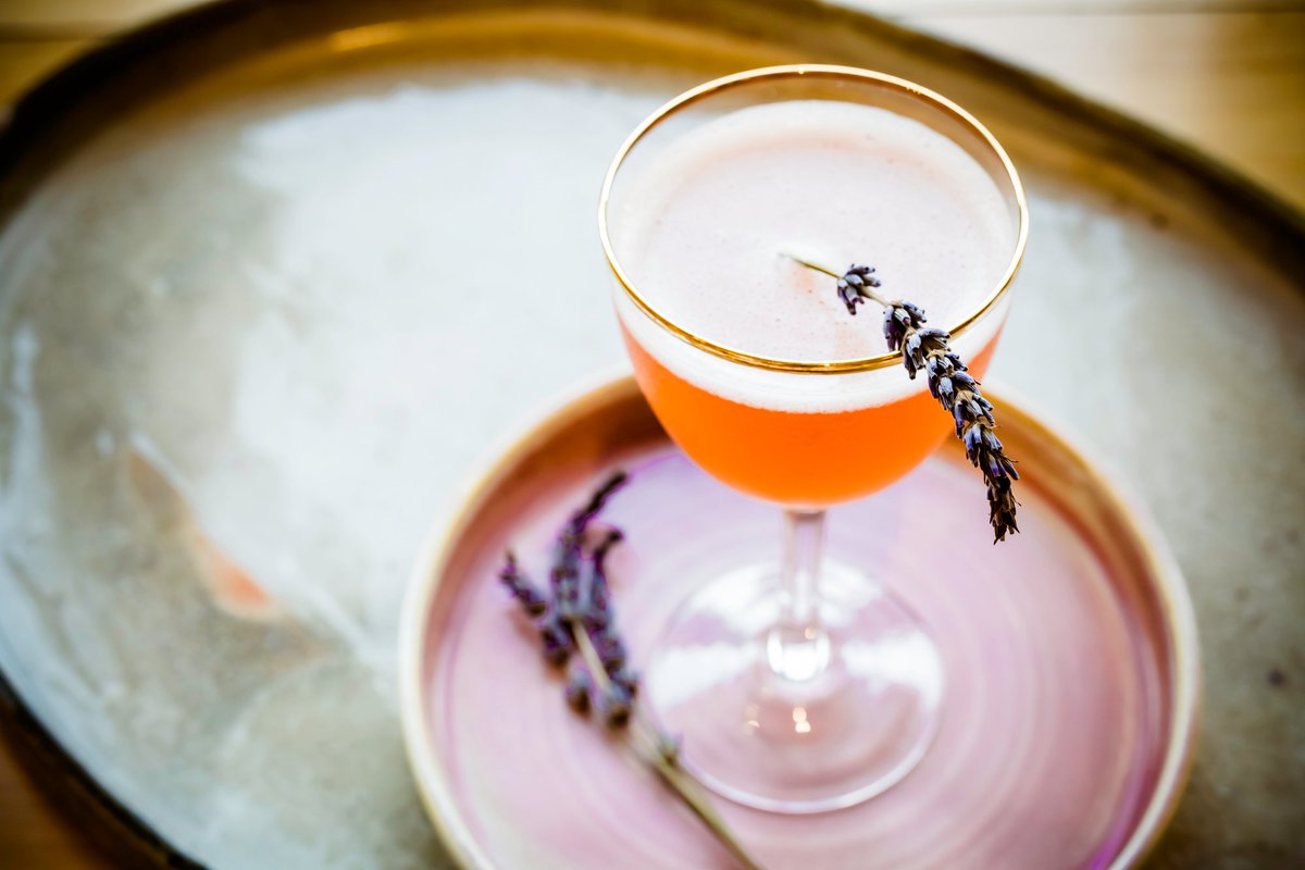 Need a little refreshment over the lunch hour today? 70 restaurants and bars in #yyc are serving up feature drinks in support of @skippingstoneca! Get the full scoop here: eatnorth.com/dan-clapson/da…

#capturecalgary