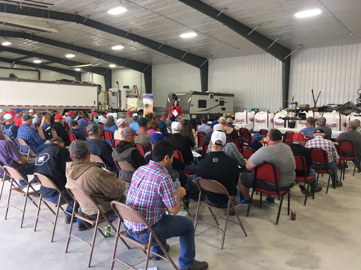 ChrisCullan1's tweet photo. ⁦@PanhandleAgEcon⁩ speaking on Grain Markets. Wearing Kevlar for protection. ⁦@UNLAgEcon⁩ https://t.co/5o0ooUpQeh