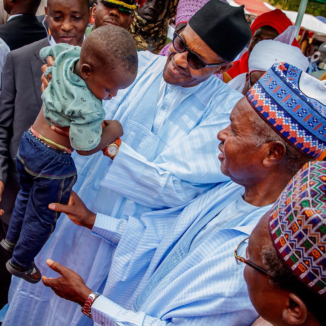 Goganorg's tweet photo. President Muhammadu Buhari today, visited Batsari Local Government Area to sympathise with Internally Displaced Persons (IDPs) in the area.

Batsari is one of the eight Local Government Areas disturbed with the activities of banditry and kidnapping in the State. https://t.co/fleXqBoyFR