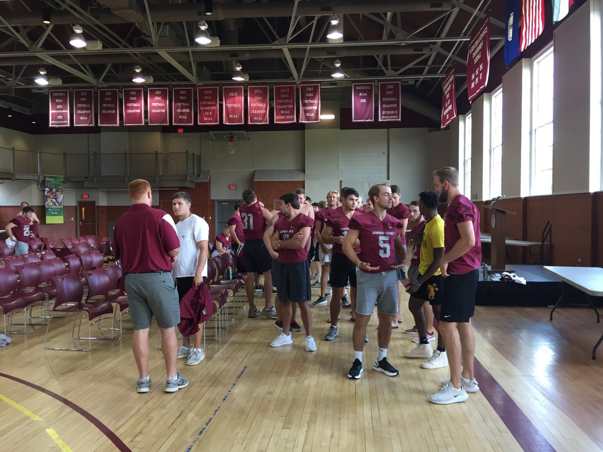 HSCathletics's tweet photo. Today's Photo Day for @HSC__FOOTBALL! Tigers open the 2019 campaign at home against Averett on September 7 at 1 p.m. #RollTigers🐅 #1PercentBetter💯 #Team125 https://t.co/x36WoTMLvP