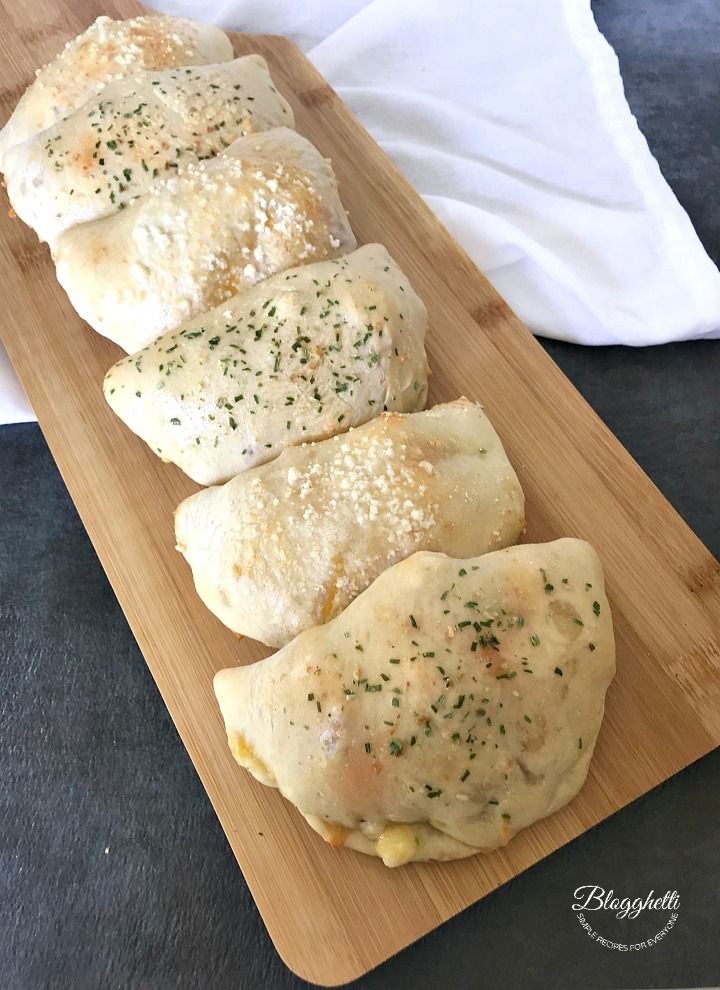 Blogghetti's tweet photo. These Ham, Egg, and Cheese Breakfast Calzones are perfect for on-the-go morning meals, or light dinner with a salad. Made using @rhodesbread.  Don't forget to enter the #Back2School #giveaway #ad #ham #eggs #cheese #bread #calzones #breakfast #RhodesBread https://t.co/OgOWuyw9DK https://t.co/lW7twG5FVE