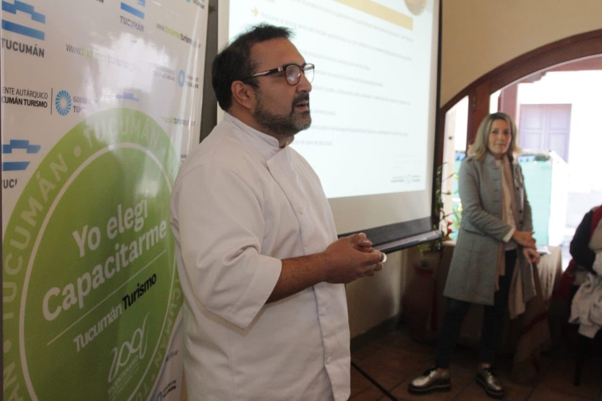 La vicepresidenta <a href="/ElenaColombres/">Elena Colombres Garmendia</a> participa de la presentación del Programa de Fortalecimiento Gastronómico en la villa turística <a href="/sanpedrocolalao/">San Pedro de Colalao</a> junto al chef “Corcho” Rez Masud. Participan del lanzamiento un nutrido grupo de emprendedores y productores #CapacitacionTucTur