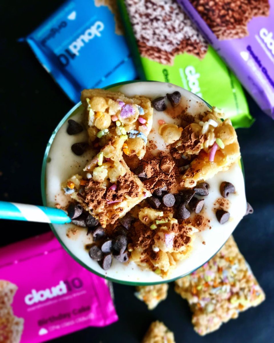 cloud10snacks's tweet photo. 🎵 On top of a smoothie / All covered with treats / I left in the break room / Hope nobody eats 🎵 
📸: Insta-friend thebalancedblend https://t.co/40y5q0f7aj