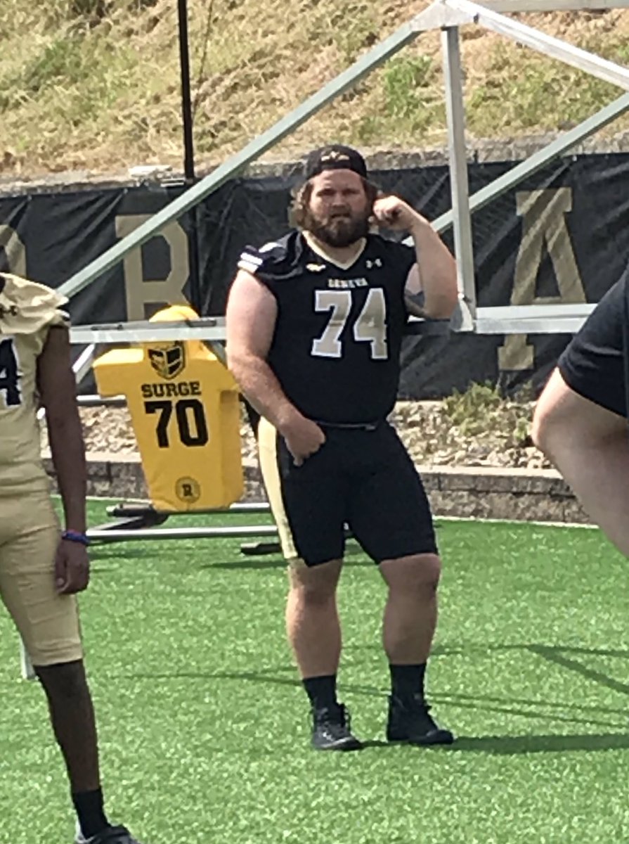 Jbmilkman13's tweet image. Feelin’ cute, might do some chute drills later #GTFootball #EndureToReign @MckownReed